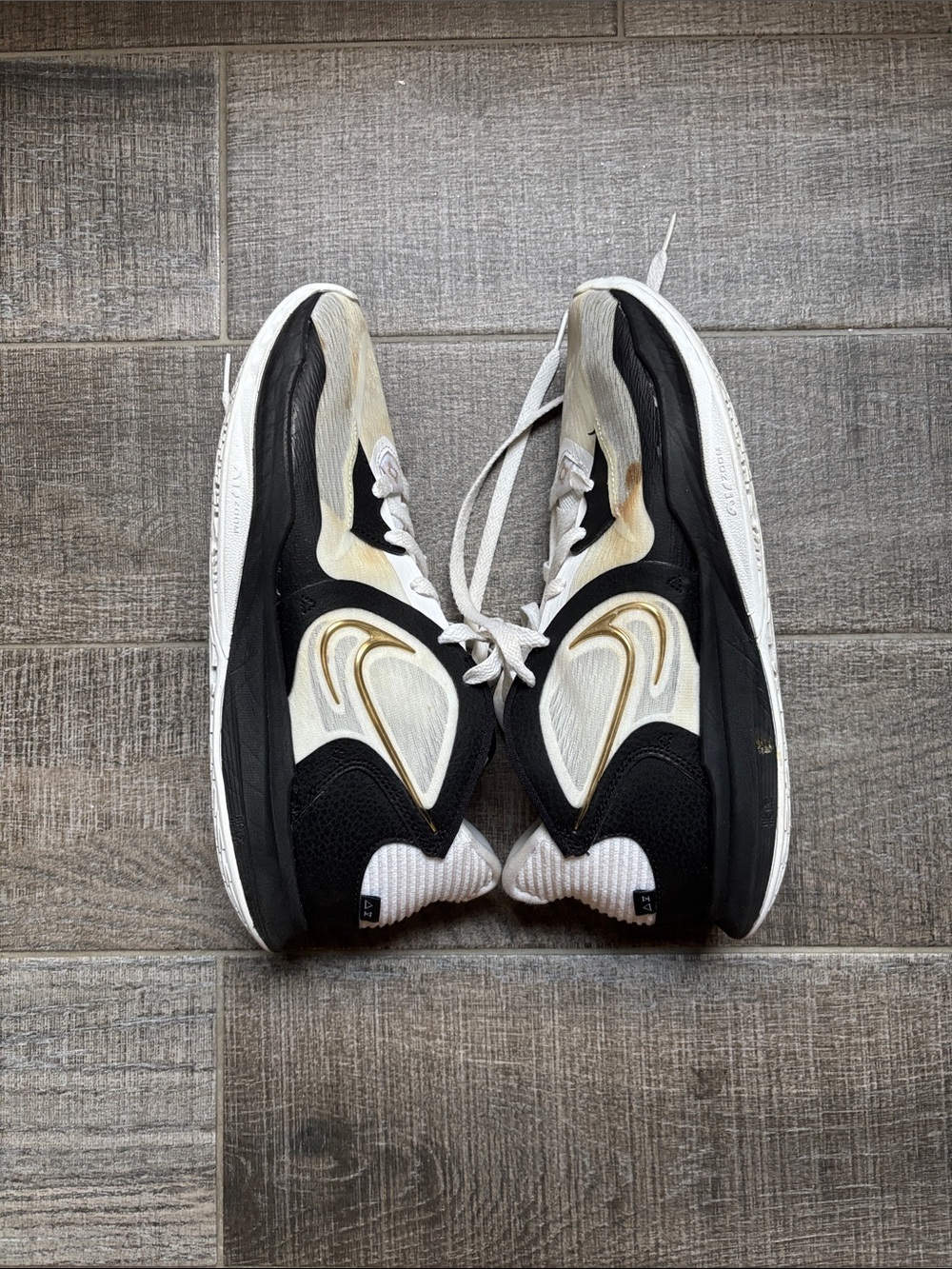 Men’s Kyrie Low 5 White & Gold